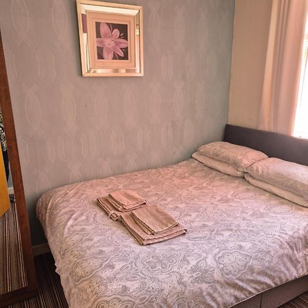 The Rutlands Bed & Breakfast Blackpool Bagian luar foto