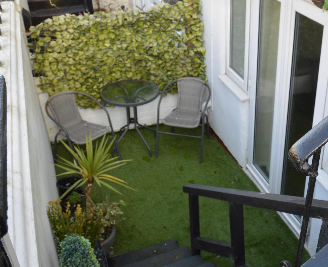 The Rutlands Bed & Breakfast Blackpool Bagian luar foto