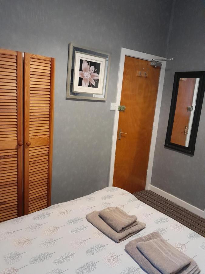 The Rutlands Bed & Breakfast Blackpool Bagian luar foto