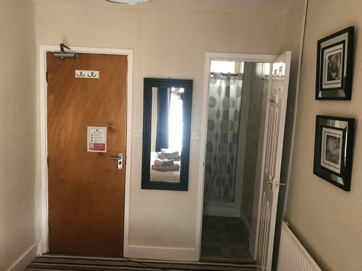 The Rutlands Bed & Breakfast Blackpool Bagian luar foto