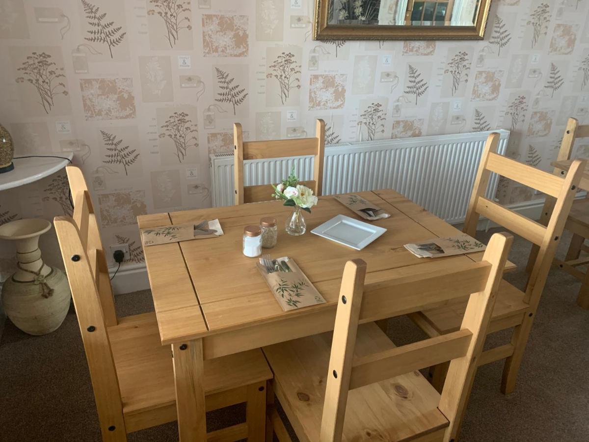The Rutlands Bed & Breakfast Blackpool Bagian luar foto